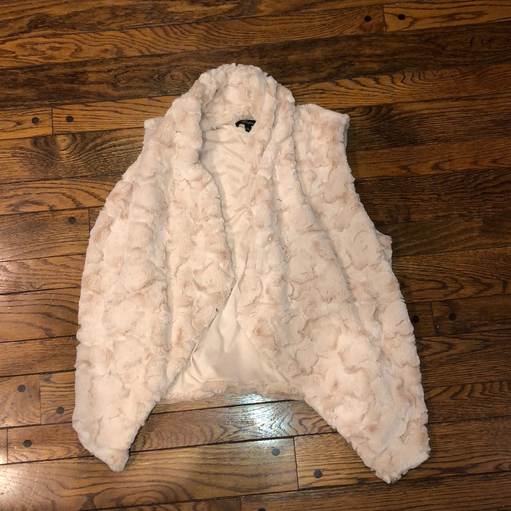 Cupio Cream / Tan Faux Fur Vest